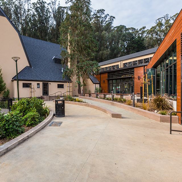 Glen Park Rec Center exterior