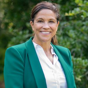 Sarah Madland headshot